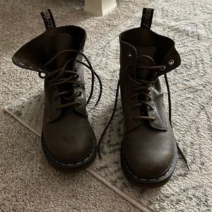 Dr. Martens olive green size 7 (38 EU)